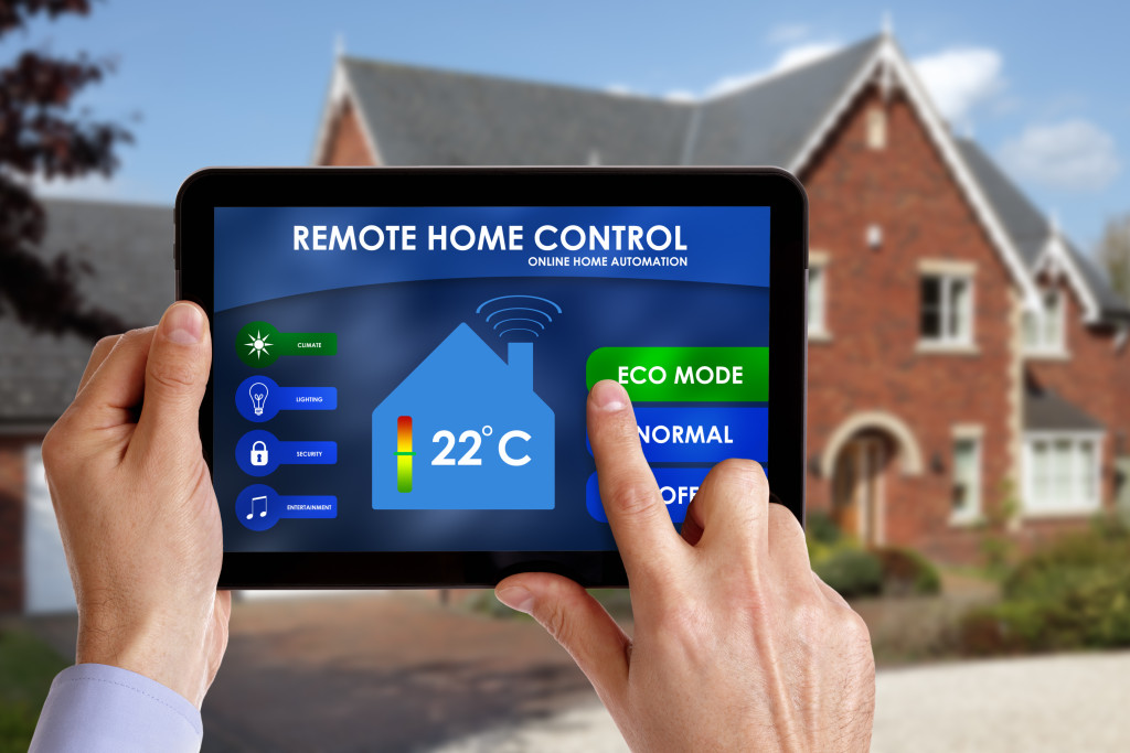 tablet to control home's temperature