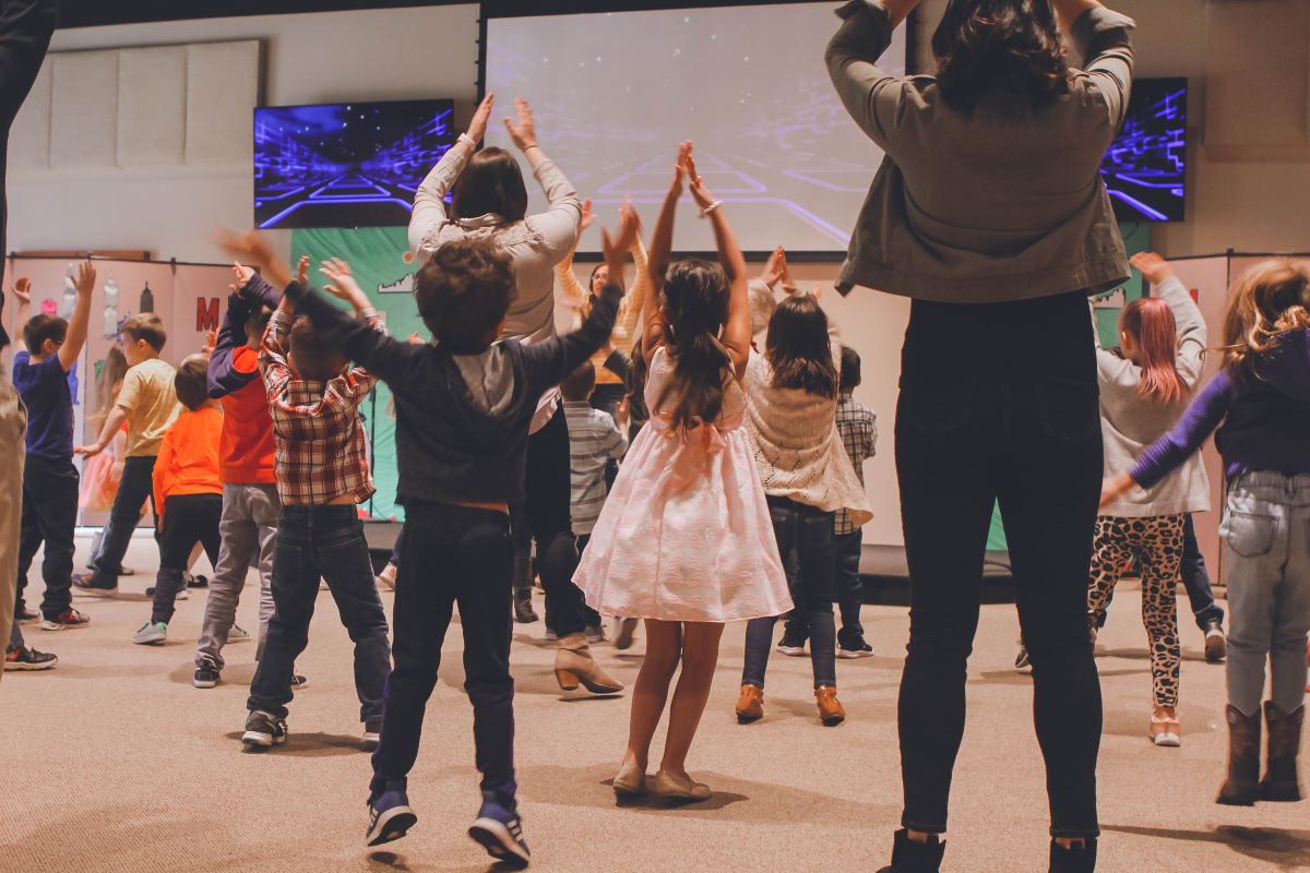 teaching kids dancing